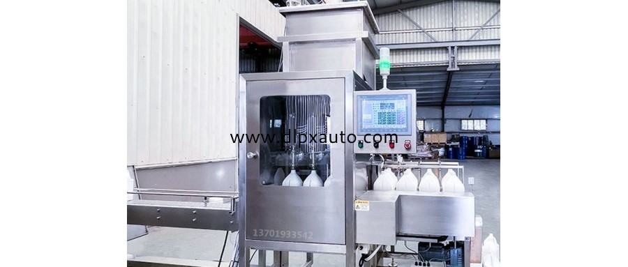 18KG自動(dòng)壓蓋灌裝機(jī)的優(yōu)點(diǎn)